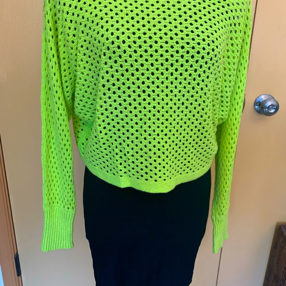 Lightweight, summer sweater! Sz sm